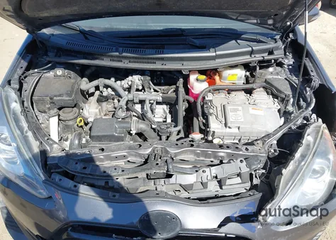 2016 Toyota Prius C Two z USA, uszkodzony, nr VIN JTDKDTB31G1131951